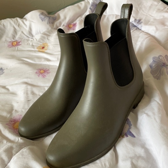 a new day Shoes - A new day dark green women’s boots 9